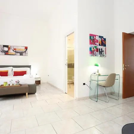 Veiled Christ Apartments Naples Exterior photo