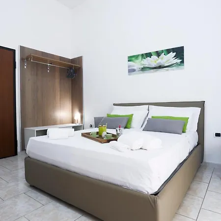 Veiled Christ Apartments Naples Exterior photo